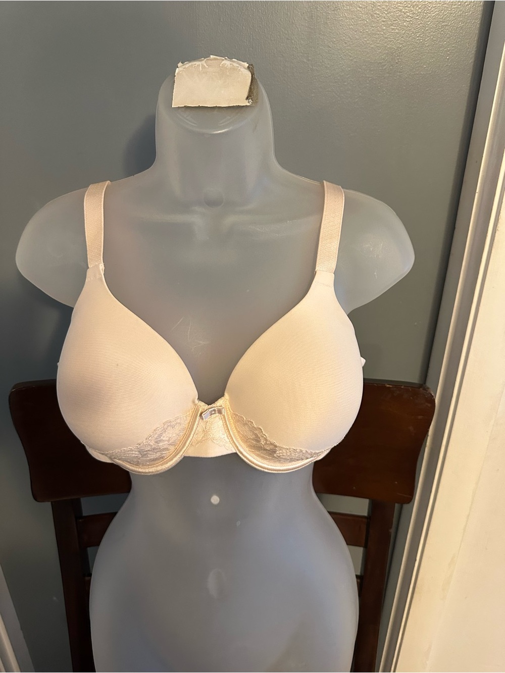 Vanity Fair Light Cream Lace-Trim T-Shirt Bra